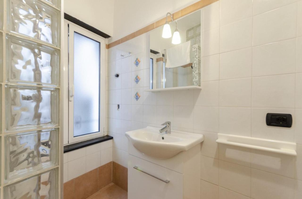 Joivy Warm Family Flat For 9, Near Porto Antico Lejlighed Genova Eksteriør billede